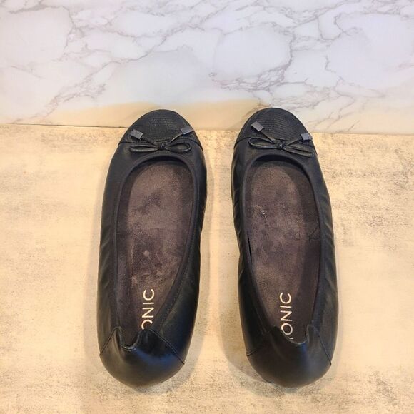 Vionic Spark Minna Black Leather Cap-Toe Bow Ballet Flats Casual Orthotic | 8 - Picture 5 of 10